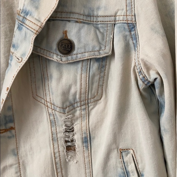 ❌SOLD❌ Free People jean jacket - Picture 5 of 7